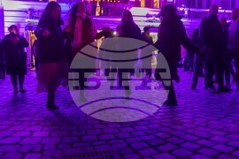 Румъния - Спектакъл с акробатика и светлини събра хиляди на площад "Унири" в Тимишоара, Снимка/ MIHAITOTH@2023