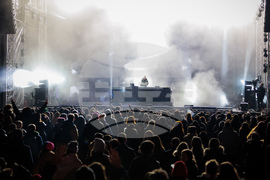 Румъния - Спектакъл с акробатика и светлини събра хиляди на площад "Унири" в Тимишоара, Снимка/ MIHAITOTH@2023