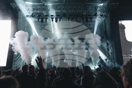 Румъния - Спектакъл с акробатика и светлини събра хиляди на площад "Унири" в Тимишоара, Снимка/ MIHAITOTH@2023