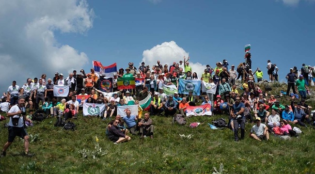 Среща на планинари от Сърбия и България се състоя на върха Руй