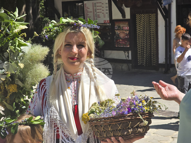 В етнографски комплекс “Стария Добрич” се отбеляза празникът на билките Еньовден