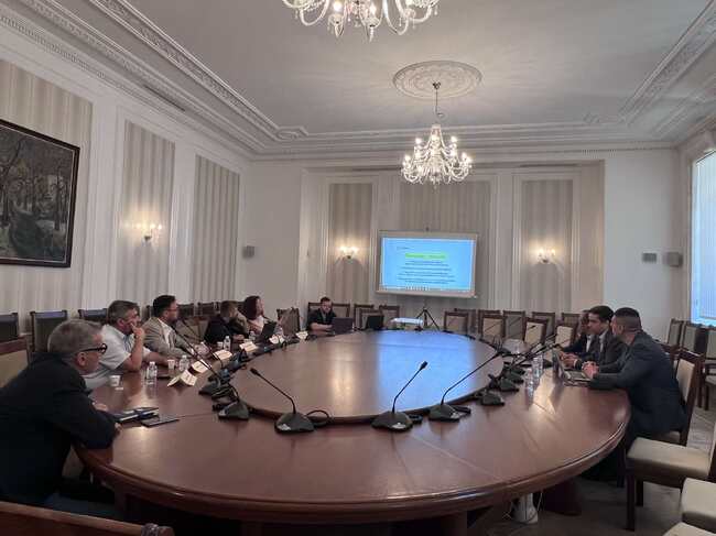 Браншови асоциации обсъдиха с лидерите на “Да, България” законопроекта за повече конкуренция при екотаксите върху стоките