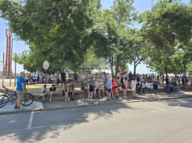 Мирен протест на родители се състоя пред Районната прокуратура във Видин връзка със случая с 13-годишен, извършил агресивни действия