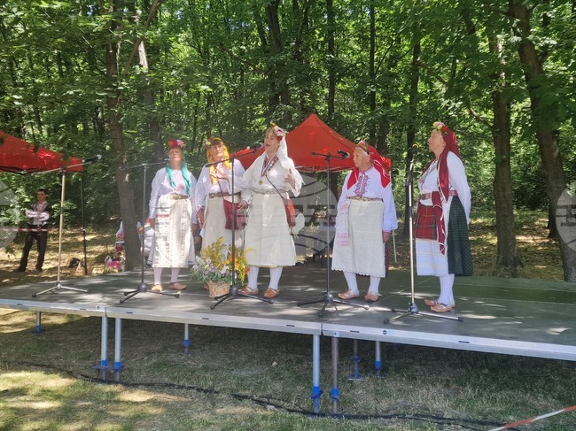 Регионалният фестивал на любителското творчество на възрастните хора "Еньовден" се провежда в Перник