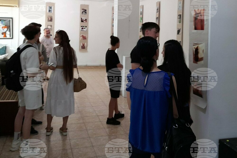 Ученическа фотоизложба „Обектът в обектива“ откриха в Монтана