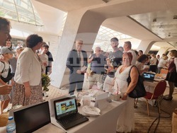 Министърътъ на образованието и науката Красимир Вълчев откри изложението "Панорама на професиите 2025", представящо 40 училища от София под куполите на "Ларгото". Снимка: Димитрина Ветова/БТА