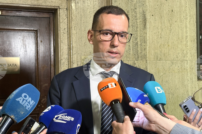 Странно е как точно след изборите в район "Искър" се случва този низ от събития, коментира кметът Васил Терзиев след обиските в Столичната община