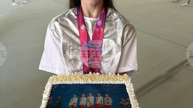 Ивайла Велковска спечели три златни медала на турнир по художествена гимнастика в Атина