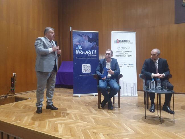 Темите за водата, свързаността и растежа са приоритетни за хората в Северна България, заяви кметът на Шумен по време на форум