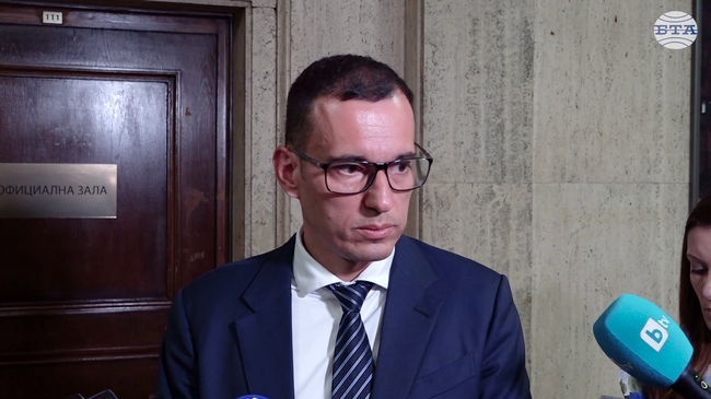 Странно е как точно след изборите в район „Искър“ се случва този низ от събития, коментира кметът Васил Терзиев след обиските в Столичната община