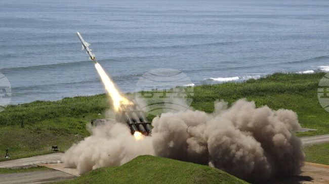 Японското обществено мнение е разделено относно евентуален военен отговор при нападение на Китай срещу Тайван, съобщи Киодо