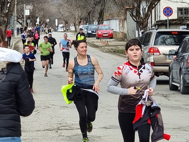 Повече от 320 участници вече са се регистрирали онлайн за участие в националния крос „По стъпките на Левски“ в Троян