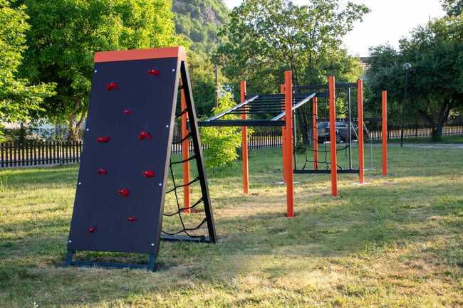 Етрополе вече разполага със спортна площадка "Нинджа парк"