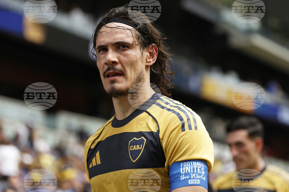 Уругвайският нападател Единсон Кавани прекрати кариерата си