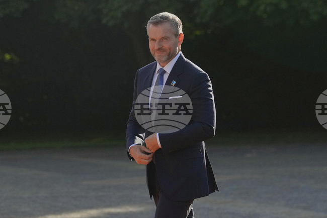 ТАСР: Словашкият президент Петер Пелегрини ще посети Чехия за срещи с Петър Павел и Андрей Бабиш