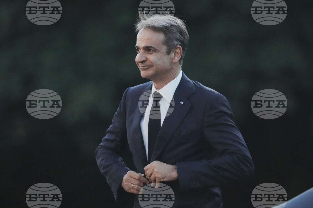 Гръцкият премиер се надява всички членове на НАТО да дадат своя принос по отношение на разходите за отбрана