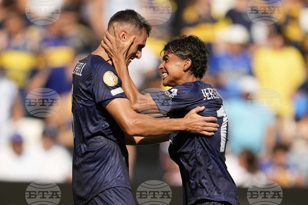 Новозеландският Оукланд Сити успя да измъкне точка от Бока Хуниорс в прекъснат заради буря мач