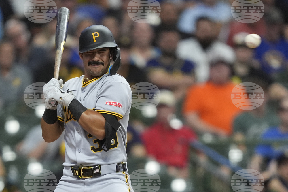 Pirates Brewers Baseball