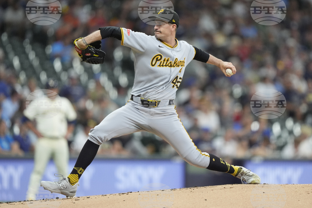 Pirates Brewers Baseball