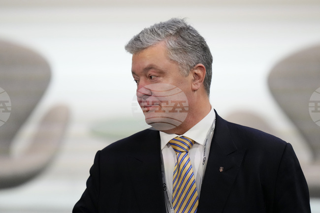 Бившият президент Петро Порошенко поиска цялото украинско правителство да подаде оставка