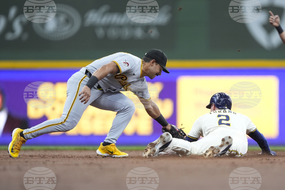 Pirates Brewers Baseball