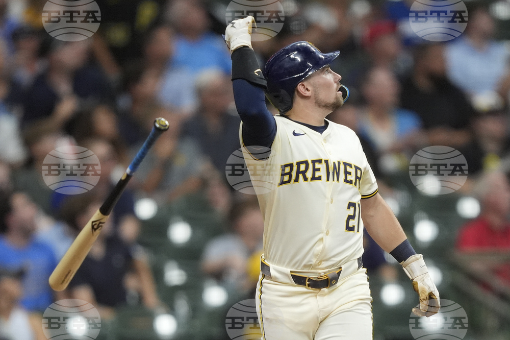 Pirates Brewers Baseball