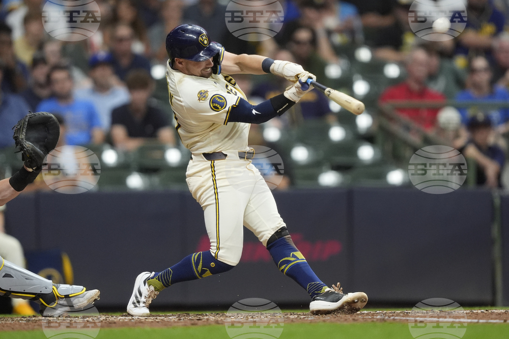 Pirates Brewers Baseball