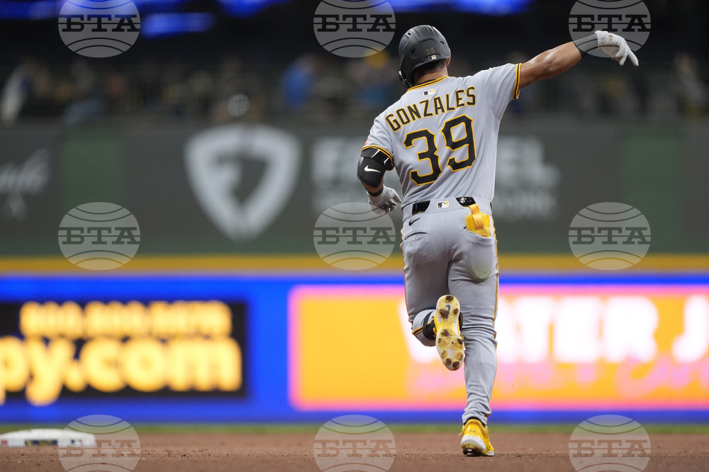 Pirates Brewers Baseball