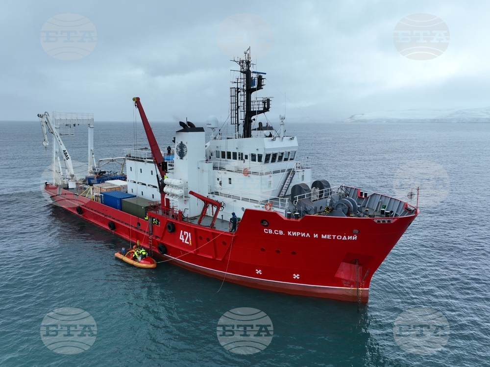 Day 53 - Antarctica - Debarkation from RSV 421 at Bulgarian Base St. Kliment Ohridski