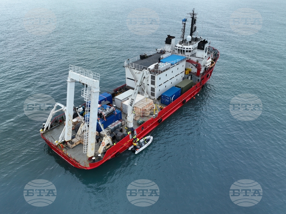 Day 53 - Antarctica - Debarkation from RSV 421 at Bulgarian Base St. Kliment Ohridski