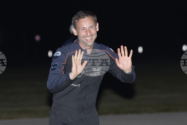 МТИ: Космонавтът Тибор Капу пристигна в Унгария