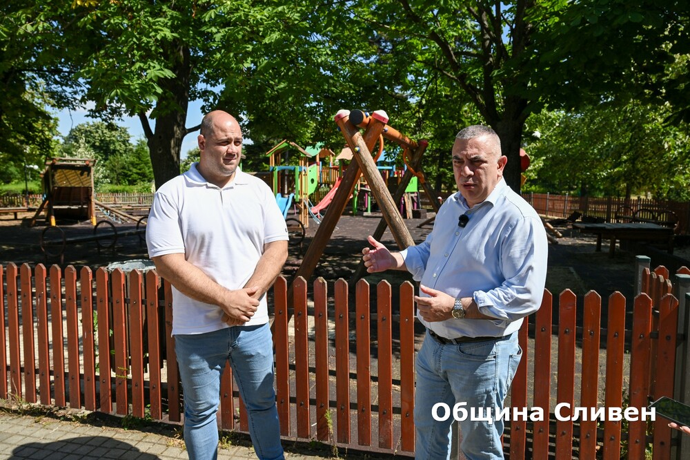Община Сливен: Общината започна цялостен ремонт на детска площадка в парк „Юнак“