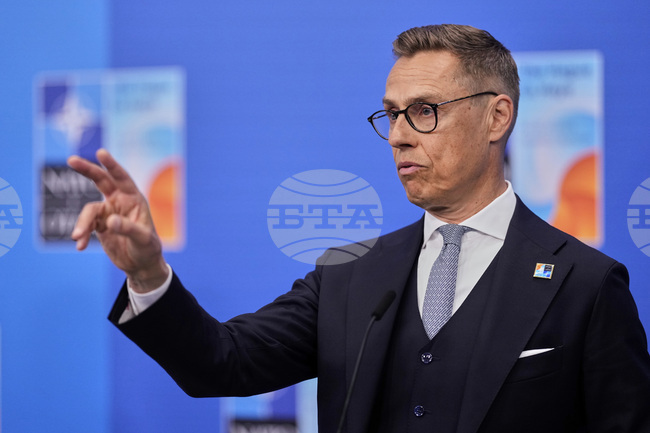 Един нов алианс НАТО се ражда днес, каза президентът на Финландия; норвежкият премиер призова за екипна работа