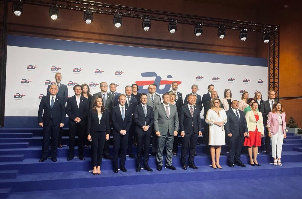 Tourism Minister Borshosh Meets with Counterparts in Warsaw