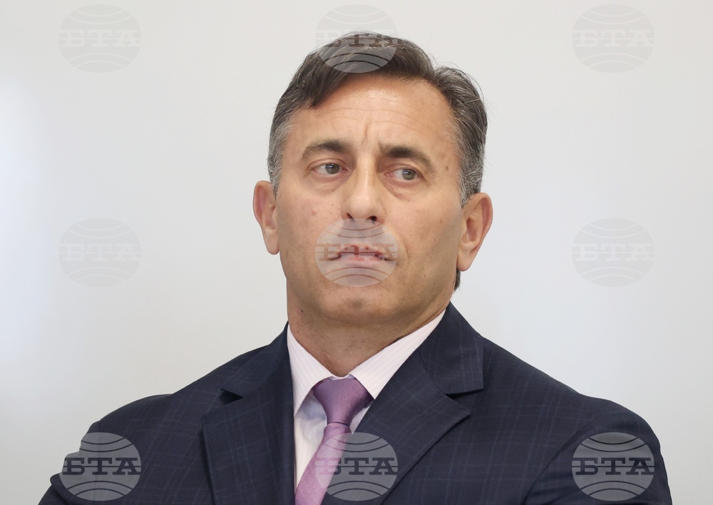 Правителството назначи Румен Спецов за особен управител на дружествата на "Лукойл", съобщиха от кабинета