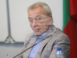 Национална агенция за приходите - Комисия за защита на конкуренцията - Комисия за защита на потребителите - брифинг