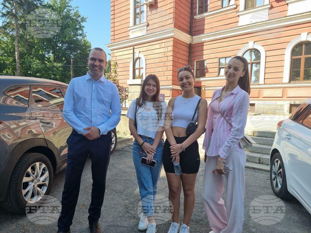 Сто души в неравностойно положение ще получат дарове от Общината преди Празника на черешата