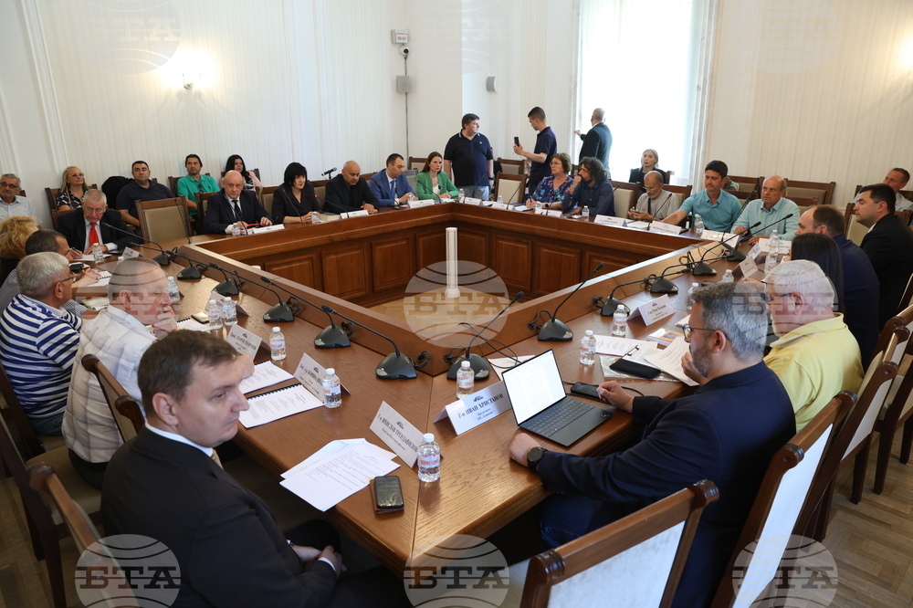 Кръгла маса на тема "Хоризонти пред българското земеделие" се проведе в Народното събрание