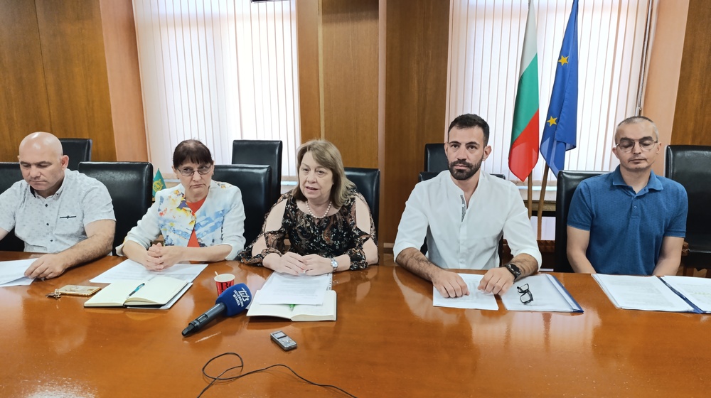 3005 километра са изминали камионите с отпадъци от 39 нерегламентирани сметища в Шумен – това е разстоянието до Манчестър