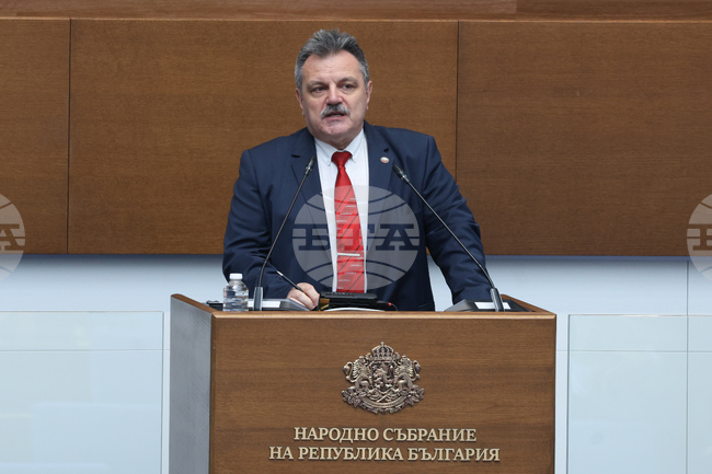 С едностранни административни разпоредби нищо не е било постигнато, каза д-р Александър Симидчиев от ПП-ДБ относно промени в Закона за здравното осигуряване