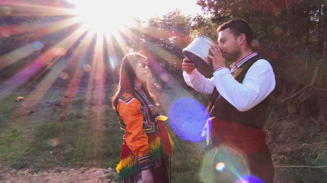 Фолклорна група ,,Родопчанка“ със специално участие във филма за Ардино на връх Алада