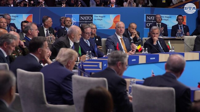 Започна участието на премиера Желязков в днешното заседание на срещата на върха на НАТО; преди това той се срещна с президента на Черна гора