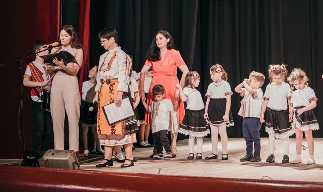 Българско училище „Иван Вазов“ в Париж ще отбележи днес края на учебната година