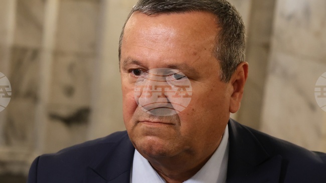 Около 60 000 заявления ще бъдат подадени за компенсацията от 20 евро за поскъпването на горивата, каза министър Хасан Адемов