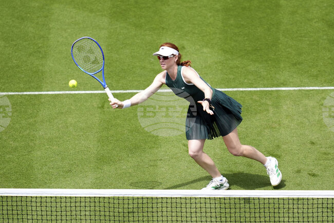 Мая Джойнт се класира за полуфиналите на турнира по тенис в Ийстбърн