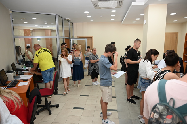 Крайният срок за подаване на документи от кандидат-студентите в УНСС е 30 юни