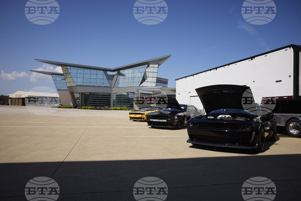 Flexjet Hosts the NHRA Factory Stock Showdown