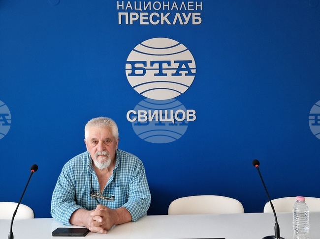 Жаждата за свобода свързва Христо Явашев и Жан-Клод, каза художникът Камен Крумов в Свищов