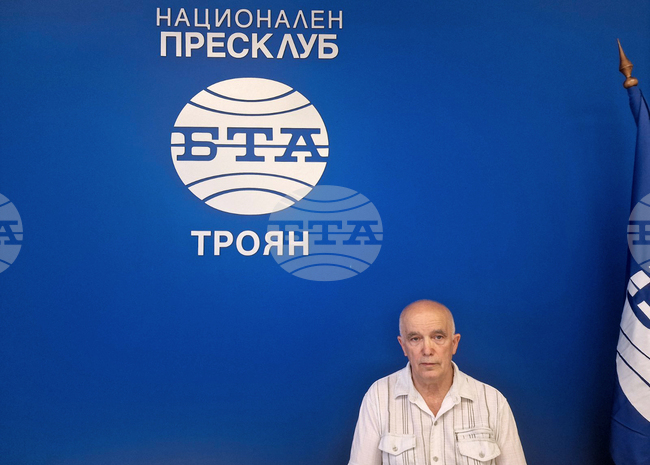 Творчеството на Кристо се изучава задължително в художествените училища в България, каза художникът и преподавател Владимир Киров