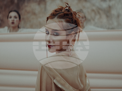 Мона представя песента „Сила“, която дава глас на тишината и обединява светове, снимка – екип Мона